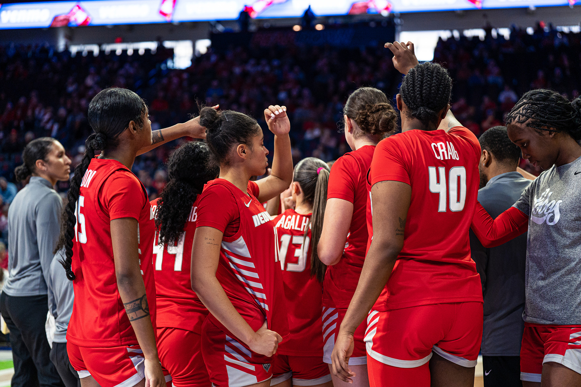 Lobos Pick Up Power Four Road Win at Arizona