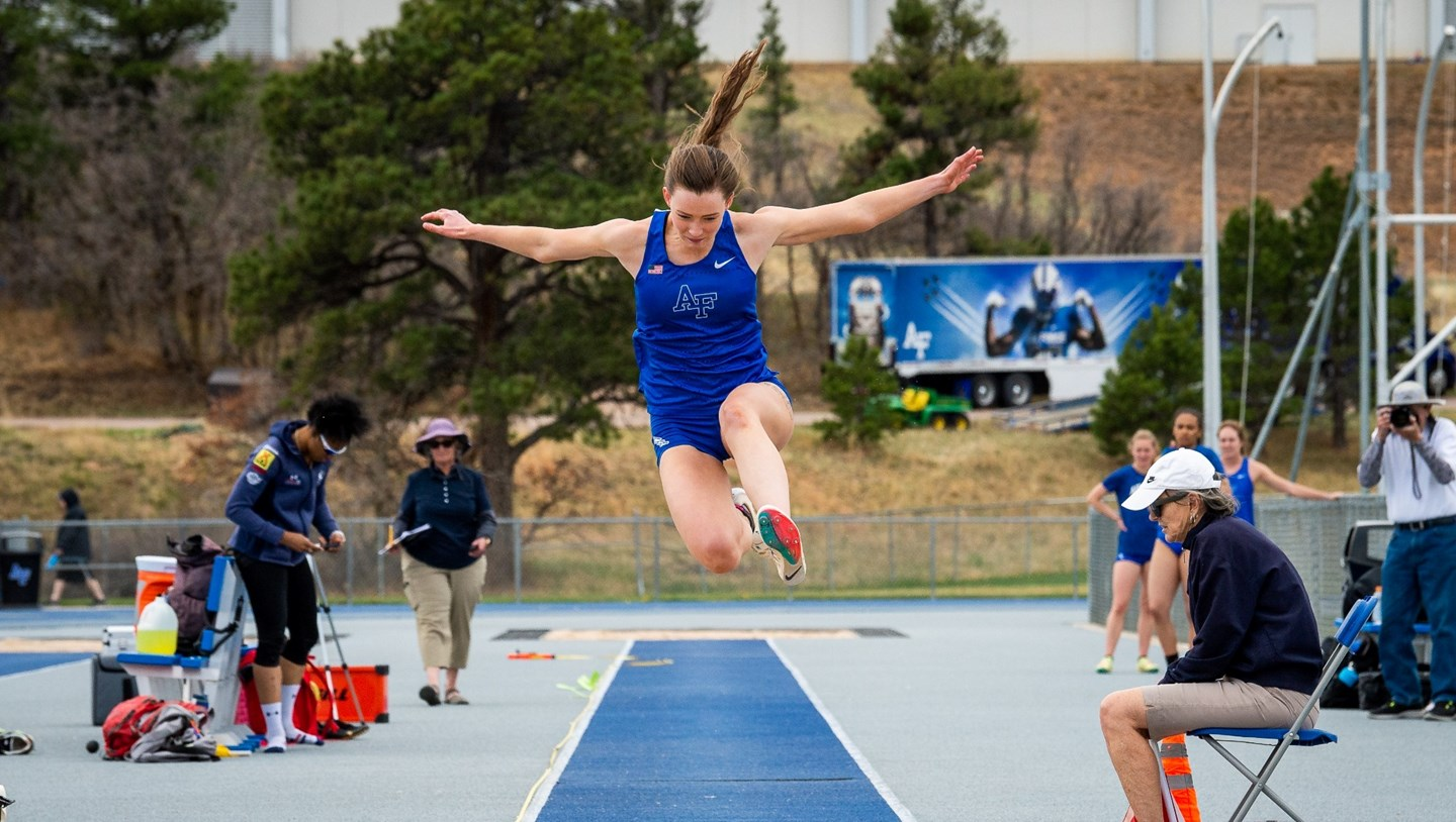 Katie Thompson Named CSC Academic All-American