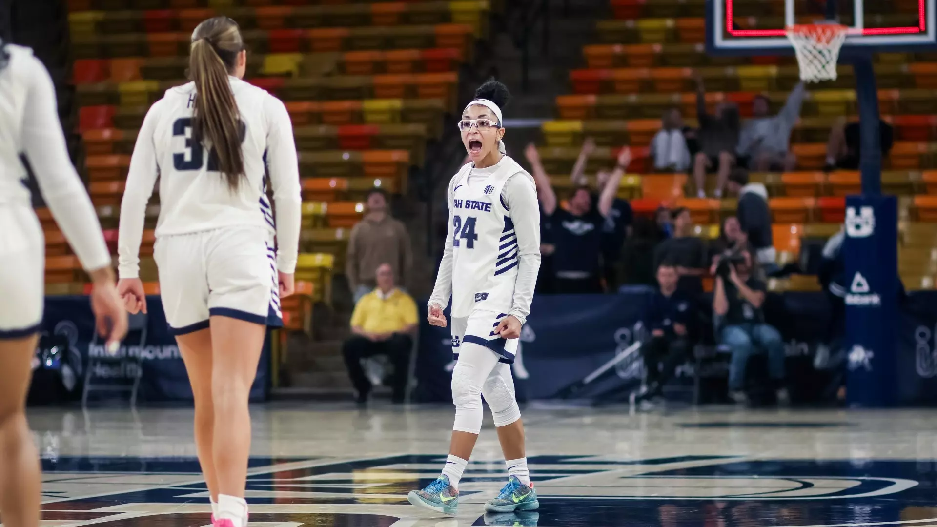 Cheyenne Stubbs Signs Professional Contract in England