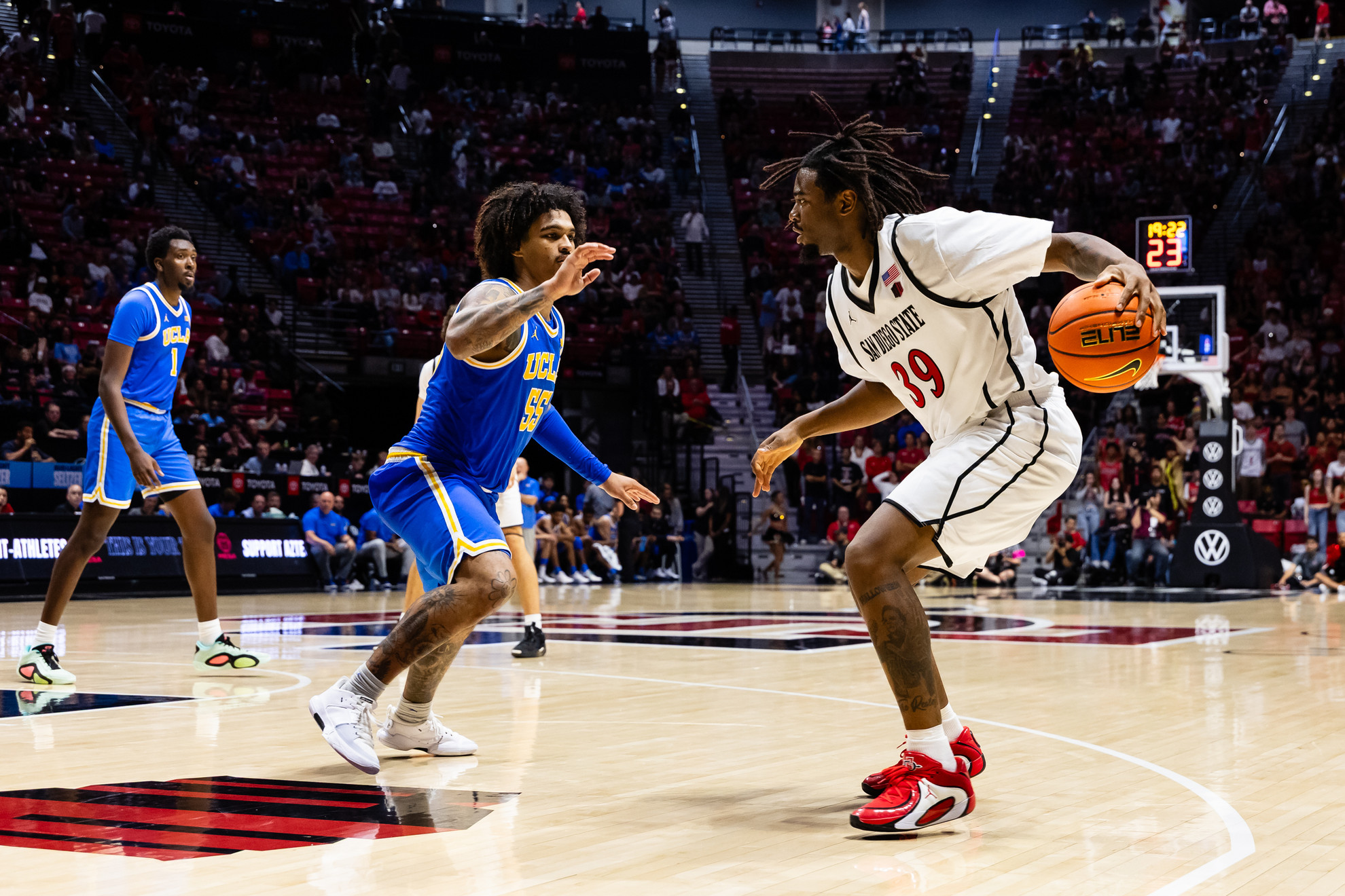 Aztecs Fly Past Oregon 97-80