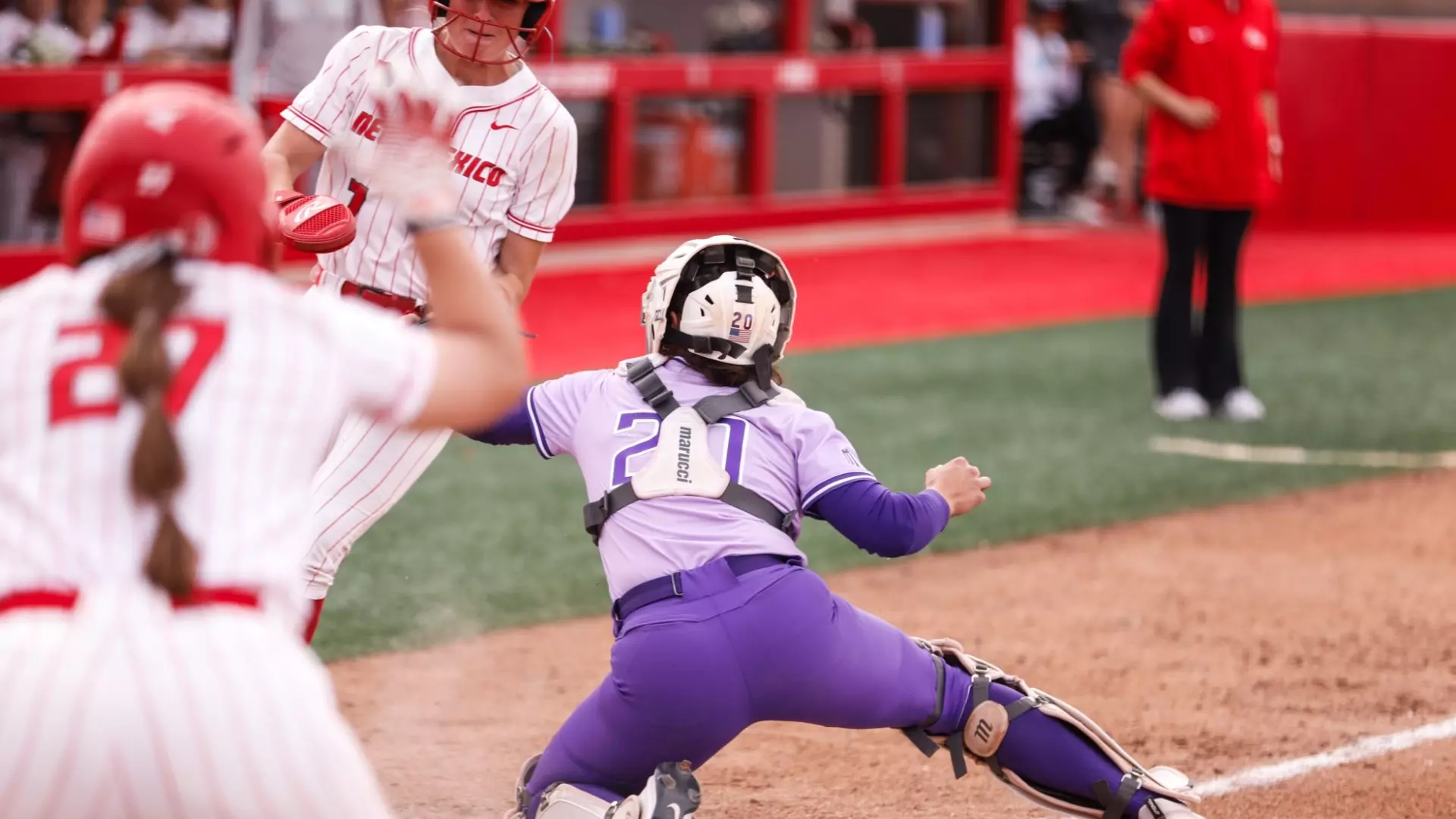 Lopes win pitching duel, move to 29-0