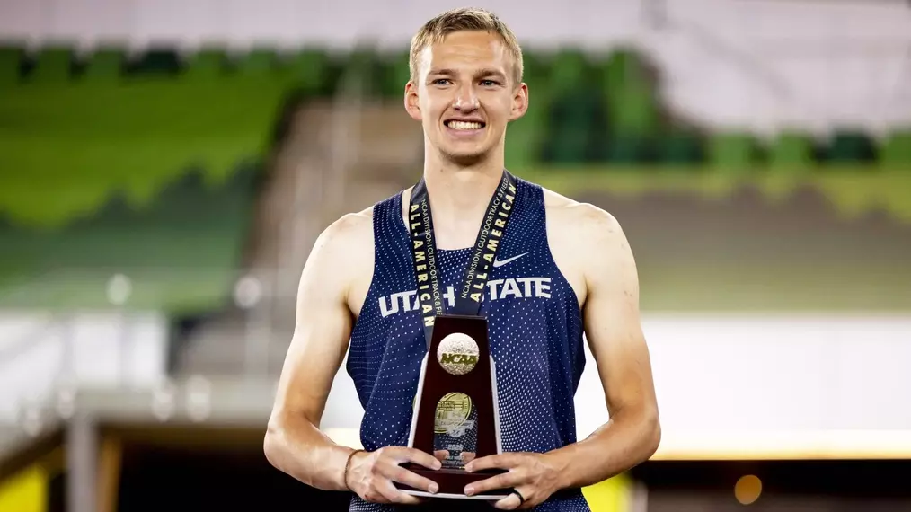 Utah State’s Logan Hammer Finishes as National Runner-up in Pole Vault