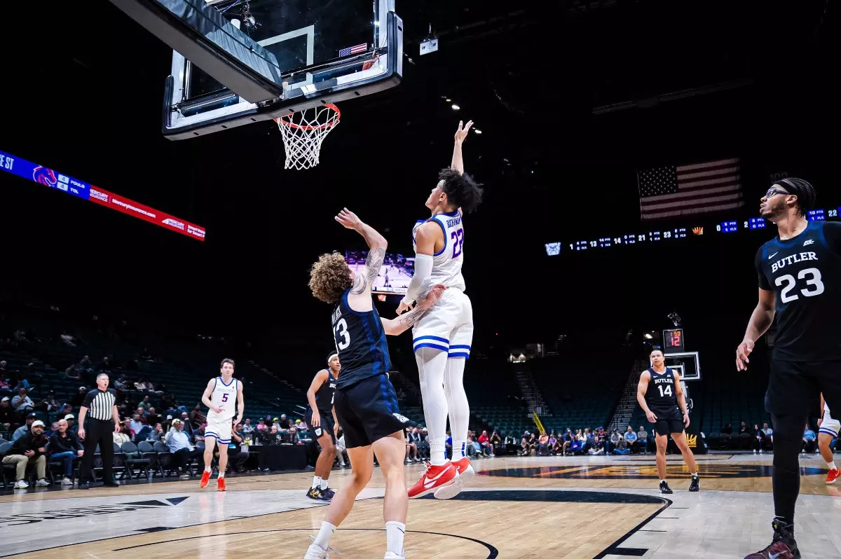 Broncos Score 100; Advance to College Basketball Crown Semifinals