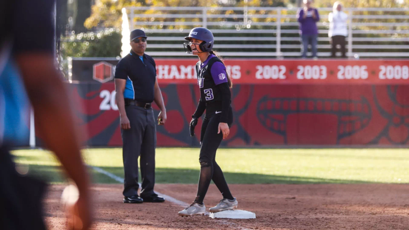 Lopes survive in ten-inning classic over Wisconsin