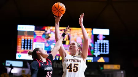 Fertig Named to Becky Hammon Mid-Major Player of the Year Award Watch List