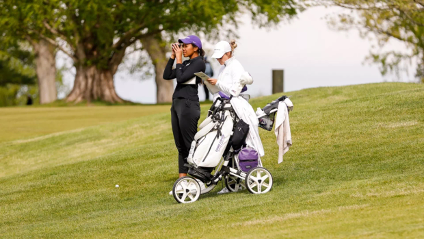 Vakasiuola keeps pace, in striking distance of indy title