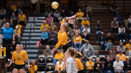 Cowgirls Rally to Advance to NIVC Great 8