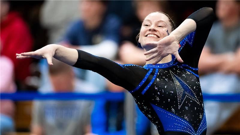 Air Force's Maggie Slife Stays Spectacular