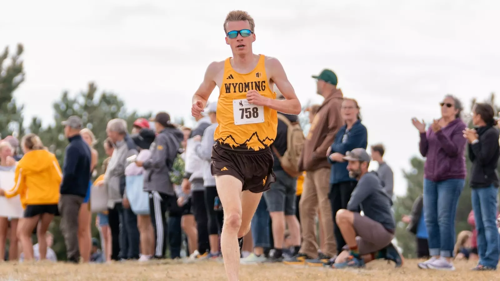 White Wins Individual Title for Runner-Up Cowboys, Cowgirls Take Seventh at Roy Griak