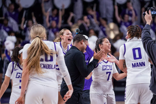 Gandy's 1st win comes by 16 over SMU